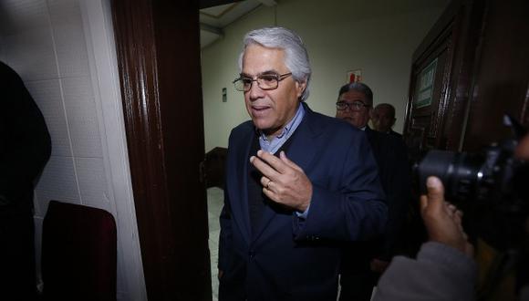 Gino Costa encabezó a la Bancada Liberal en su reunión con el primer ministro, Salvador del Solar. (Foto: GEC)