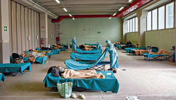 Italia es el caso en el que no contaban con capacidad médica ni aplicaron a tiempo el aislamiento. El resultado de los últimos días es dramático: 250 fallecidos por día. (Foto: Bloomberg)
