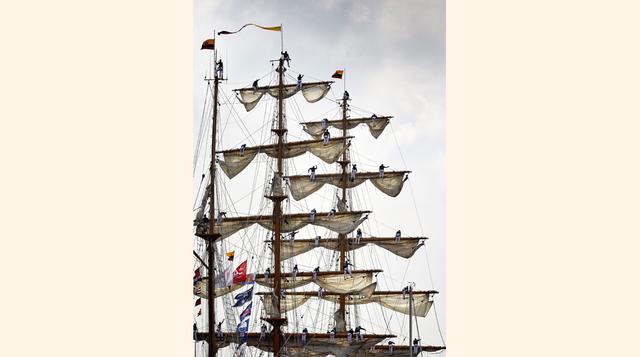 El festival SAIL Ámsterdam se celebra cada cinco años en la capital holandesa. Según los organizadores, se espera que la novena edición atraiga a más de dos millones de visitantes. (Foto: AP)