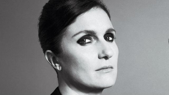 Maria Grazia Chiuri. Por convertir una casa de moda en una fuerza arrasadora de US$ 1,000 millones.