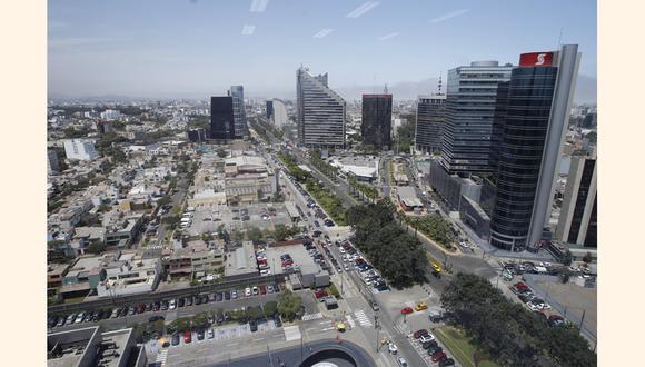 El centro empresarial de la ciudad de Lima se ubica en el distrito de San Isidro.