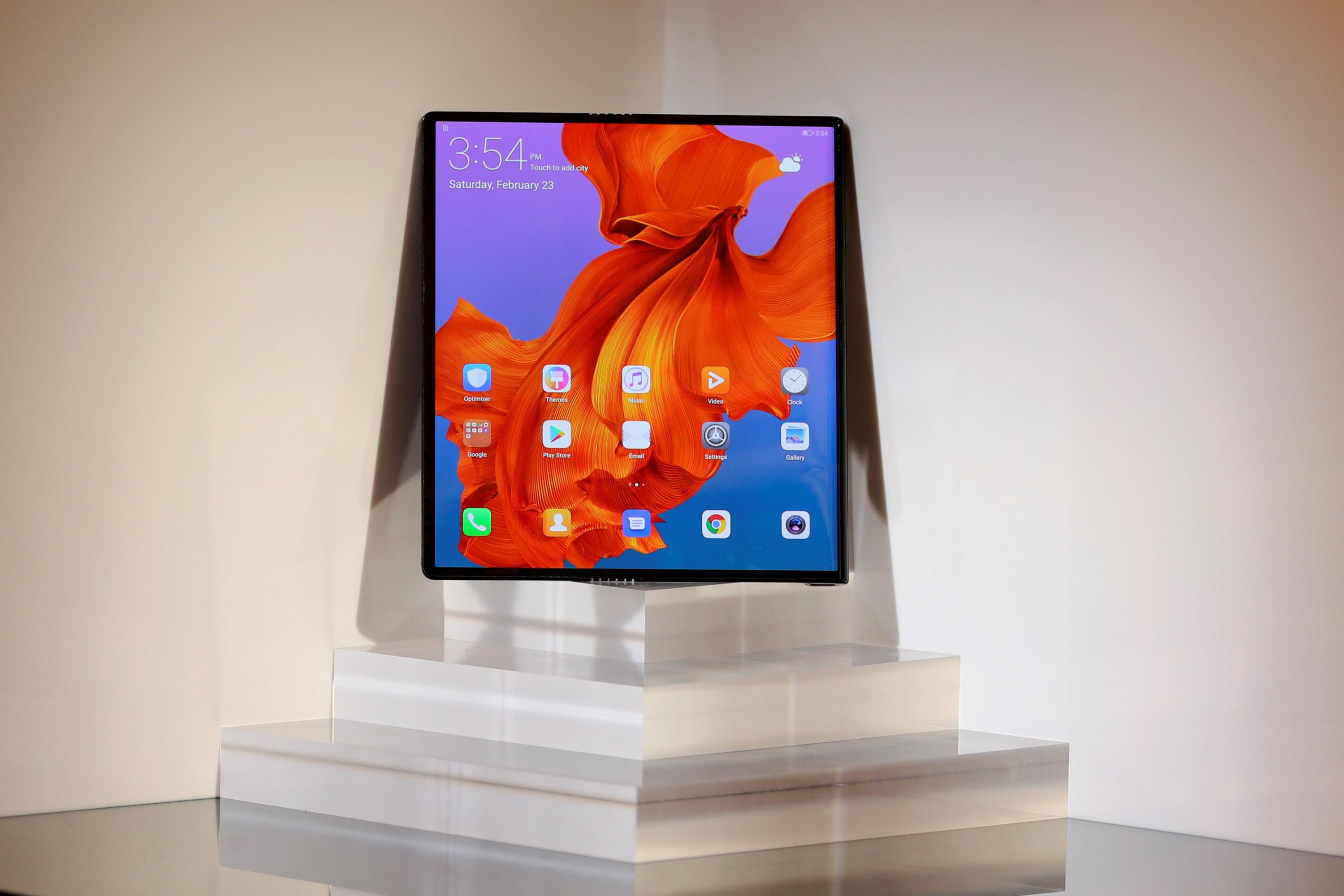 Huawei Mate X fue presentado este domingo como&nbsp;"el plegable más rápido del mundo".&nbsp;(Foto: Reuters)