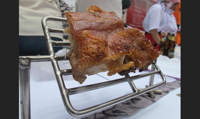 FOTO 7 | Opta por aquellos en los que el pescado (ceviche, a la parrilla, sudado), pollo o cerdo (al palo, caja china o a la brasa) sean los protagonistas. Trata de quitarles la piel y grasa, y acompañarlas con choclo, papa o ensalada para disminuir las c