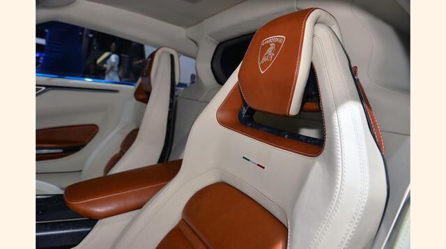 Detalle del acabo interior de los asientos con el logo de la marca. (Foto: Megaricos)