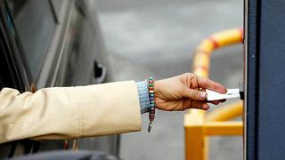 Pleno del Congreso debatirá cobro por minuto en estacionamientos vehiculares