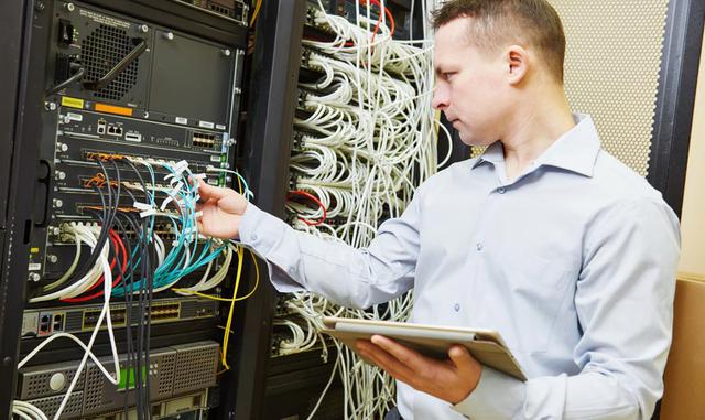 7) De acuerdo a ello, el futuro ingeniero de sistemas podrá tener una línea de carrera distinta.