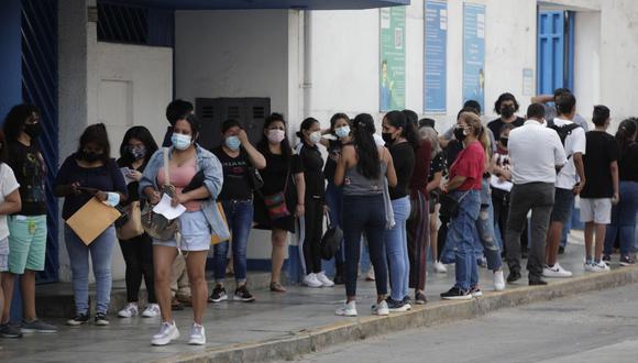 Largas colas continúan durante marcha blanca para tramitar pasaporte en la sede de Migraciones en Breña (Foto: Renzo Salazar/GEC)