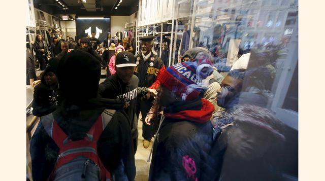 Las ventas en tiendas minoristas durante el Viernes Negro bajaron a US$ 10,400 millones este año, frente a US$ 11,600 millones en 2014, según cifras preliminares de la compañía investigadora ShopperTrak.