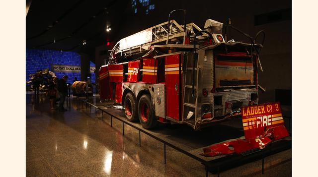 Otras piezas en exhibición incluyen los restos de un camión de bomberos de la unidad Ladder Co. 3 de Nueva York.