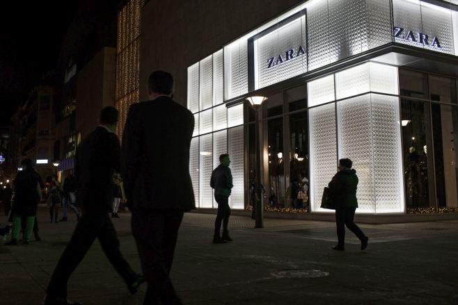 La mayor parte de la producción de Inditex, dueña de las tiendas Zara, está en España, Portugal, Marruecos y Turquía", mientras que el resto se concentra en gran medida en China y el sudeste asiático.