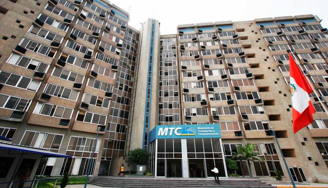 Foto 3 | El Ministerio de Transportes y Comunicaciones (MTC) decidió no renovar el plazo de concesión solicitado por Telefónica del Perú (cinco años más), en relación a dos contratos de concesión suscritos en 1994 para los servicios de telefonía fija local (abonados y teléfonos públicos) y portador de larga distancia nacional e internacional. La decisión, explicó el MTC, se basó en lo pactado en dichos contratos, “respetando la seguridad jurídica y contractual, además del marco legal vigente”. (Foto: Difusión)