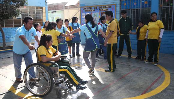 Colegios podrían ser sancionados en caso de cobrar de forma adicional por acondicionar aulas para escolares con discapacidad. (Difusión)