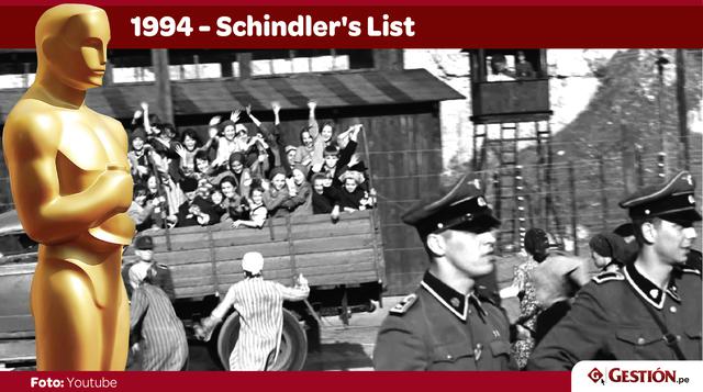Schindler’s List. En 1993 Spielberg estrenó dos excelentes y muy diferentes películas. Una de ellas fue Jurassic Park, pero la que se llevó todas las palmas fue esta. Oskar Schindler, el empresario alemán que salvó la vida de más de mil judíos durante la 