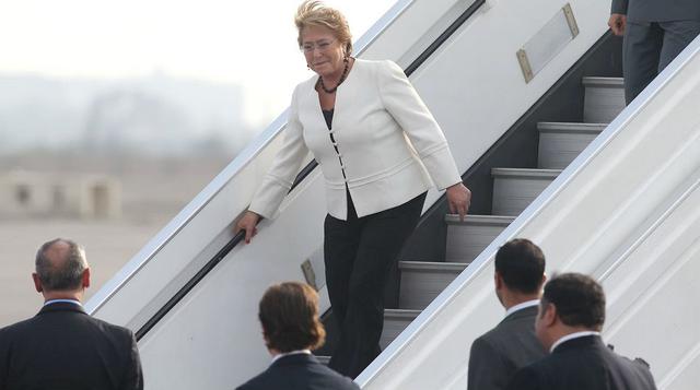 Llegada del líder de la economía de Chile, Michelle Bachelet, al grupo 8 de la FAP (foto: Andina).