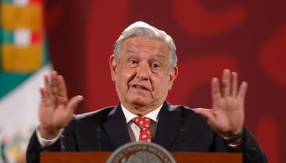 Jean-Pierre reveló que Biden ya sabía que López Obrador no iba a acudir a la cita antes de que el mandatario mexicano lo anunciara oficialmente este lunes en su rueda de prensa matutina desde el Palacio Nacional.