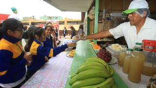 Quioscos saludables: ¿Los colegios venden alimentos bajo en grasas, sodio y azúcar?