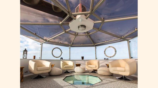El hotel es una isla privada y ofrece mini golf, láser tag, jacuzzi, spas, tiendas, restaurantes y también podrás disfrutar de vistas de 360 grados del mar.