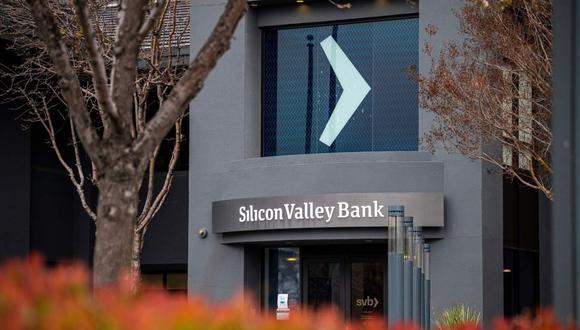 Caída de Silicon Valley Bank hizo retroceder acciones de instituciones financieras en mercados internaacionales. (Foto: Bloomberg)