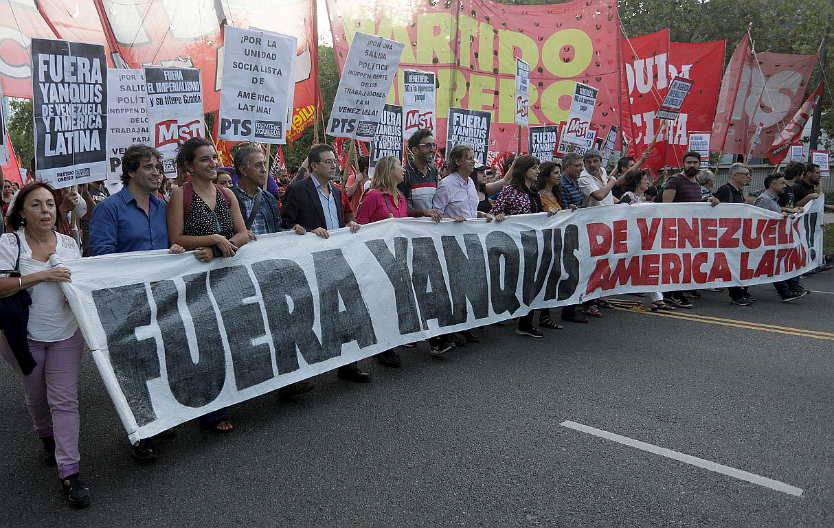 Manifestantes Pro Maduro en Venezuela. (Foto: Reuters)