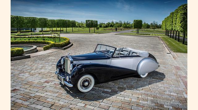 Rolls Royce Dawn,  ha hecho de los nombres de sus modelos todo un folclor. Si pensamos en modelos pasados de la automotriz de Manchester Ghost o Phantom el inminente Dawn dispara toda suerte de evocaciones. Saldrá a la venta en 2016 y, aunque todavía no s