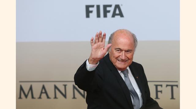 Joseph Blatter cambia los fines de semana su vida por la tranquilidad de su pueblo, Visp, al que viaja en tren para pasear con su única nieta. Ahí vive su única hija, Corinne, a quien ha descrito como la única mujer de su vida. (Foto: Getty)