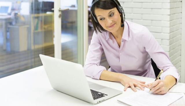 FOTO 5 | 5. Blog para mamás

De acuerdo con el Inegi, hay 32.8 millones de mamás mexicana; la mayoría de ellas en edad productiva. Este universo necesita consejos que van desde cómo recuperarse del parto  hasta cómo educar a los niños, alimentarlos o ayudarlos en su desempeño cotidiano. Por eso, una buena opción de negocio es crear un portal enfocado en este público. Ofrece tips y comparte tus experiencias. Comercializa espacios publicitarios con marcas enfo- cadas en el nicho infantil o femenino. También puedes incluir un apartado de clasificados en el que las mamás con negocios puedan anunciarse; de ellos, recibirás una cuota periódica. Apóyate de las redes sociales para dar a conocer tu blog.

    Ejemplo de éxito: Top Mommy (Foto: Difusión)