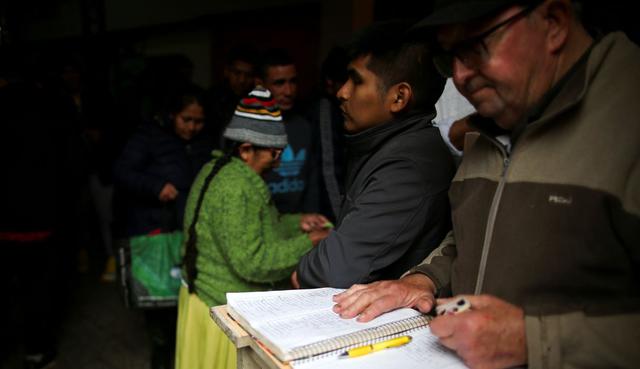 Reciba o no asistencia del Estado, no hay comedor que hoy no se vea desbordado por el aumento de gente que pide ayuda. (Foto: Reuters)