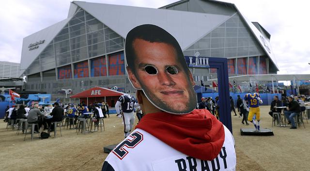 Por el Super Bowl se estima que se venden cerca de 1.200 millones de litros de cerveza. Una locura. (Foto: AP)