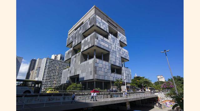 FOTO 6 | Edificio sede Da Petrobras – Río de Janeiro, es la sede de la gran multinacional petrolera. Su diseño nos recuerda a juegos como el Tetris o el Jenga