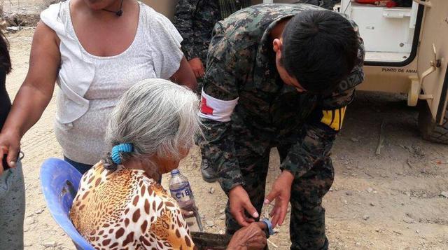 También llevan atención médica a los ciudadanos afectados por los huaicos, principalmente niños y ancianos.