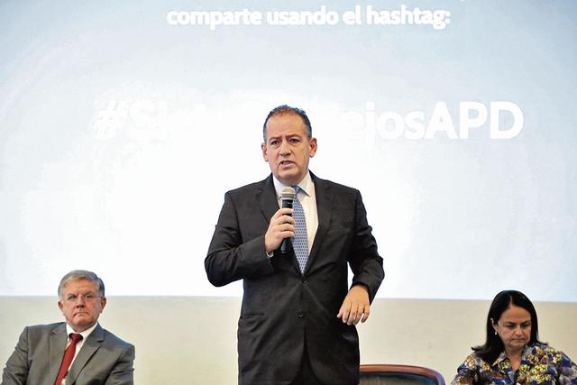 Francis Stenning de Lavalle, Gerente general de la Bolsa de Valores de Lima."No solamente debemos preocuparnos por nuestras empresas, sino también del comportamiento de la compañía en su entorno”. (Foto: Diana Chávez)