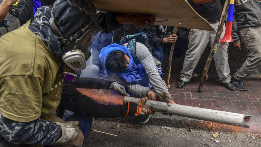 En las calles protestan trabajadores del transporte y sindicalistas, así como estudiantes e indígenas. (Foto: AFP)