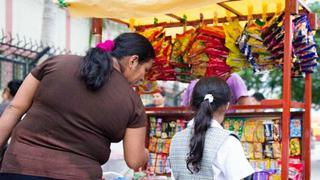 ¿Cree que ley contra la "comida chatarra" pone en riesgo salud de consumidores?