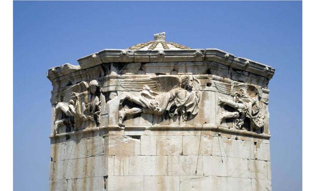 ATENAS (GRECIA). Con 2.000 años de historia, la Torre de los Vientos, también llamada reloj de Andrónico, tenía una doble función: medir el tiempo y conocer la dirección del viento. En el exterior, un reloj de sol medía el paso del tiempo, mientras que en