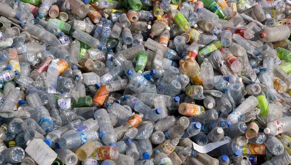 Según el Programa de las Naciones Unidas para el Medio Ambiente (PNUMA), el mundo produce alrededor de 430 millones de toneladas de plástico cada año. (Foto: EFE)
