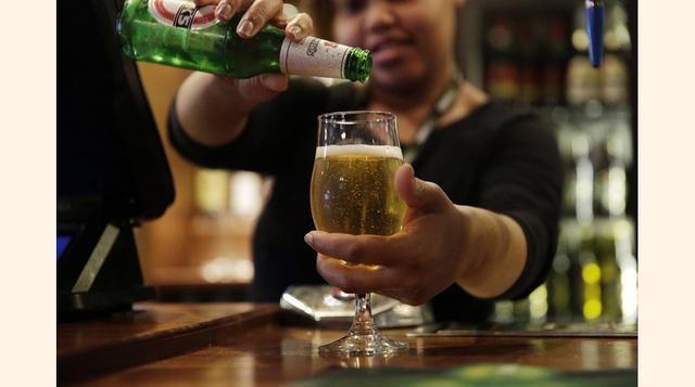 Becks. Cerveza tipo pilsener alemana de amplio consumo en Alemania, donde se comenzó a elaborar en 1873.