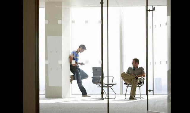 Fotos 6 | Ejercicio 6: Decisiones difíciles. Recuerda ahora algunas de las decisiones complicadas que has tomado en el pasado, como a qué universidad ir, si comprar esa casa o no, aceptar un trabajo… ¿ . Por qué te resultaron tan complicadas? ¿Qué proceso