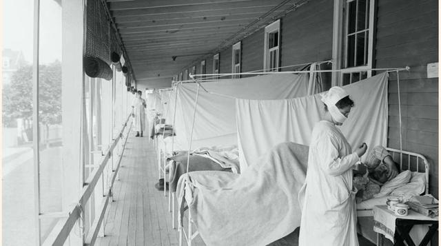 FOTO 4 | La gripe española, la gripe española no es española. Se piensa que el nombre viene del hecho que España fue golpeada muy fuerte en 1918 por una pandemia de gripe. Nuevas teorías sugieren que el origen del virus viene de Kansas, Estados Unidos. La