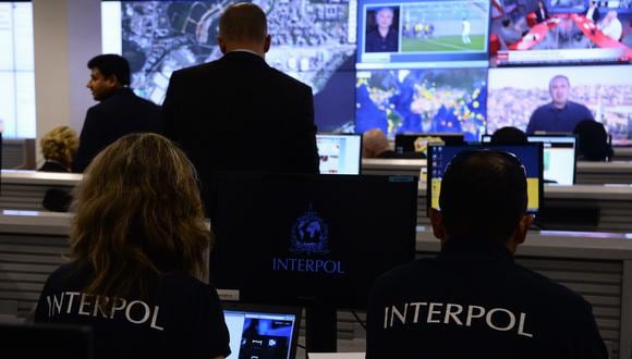 La investigación “subraya el carácter transnacional de muchas estafas telefónicas y en línea, en las que los autores suelen operar desde un país o incluso un continente distinto al de sus víctimas”, dijo la Interpol. (AFP)