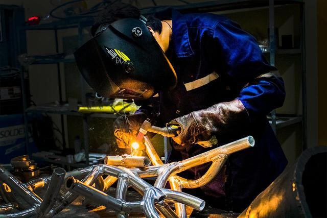 Ahora, el vehículo a propulsión humana es más ligero. Puede recorrer en el menor tiempo posible los 14 terrenos similares a Marte, con rocas, piedras, tierra y cráter. (Foto: Facebook Deimos Perú)