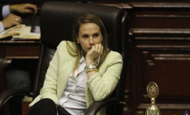 El Ministerio Público solicitó 36 meses de impedimento de salida del país para Luciana León. (GEC)