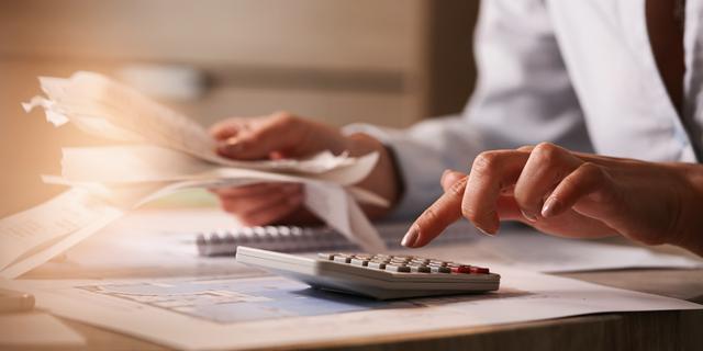 FOTO 2 | Endeudarnos más: Porque cuando el gobierno toma una deuda realmente al que está endeudando es a ti y a mí con futuros impuestos. (Foto: iStock)