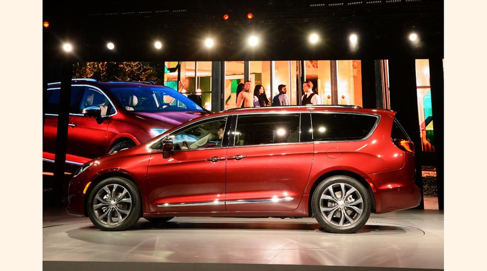 El vehículo híbrido Pacifica 2017 de Chrysler fue presentado a la prensa durante el 2016 North American International Auto Show en Detroit, Michigan, el 11 de enero del 2016. (Foto: AFP)