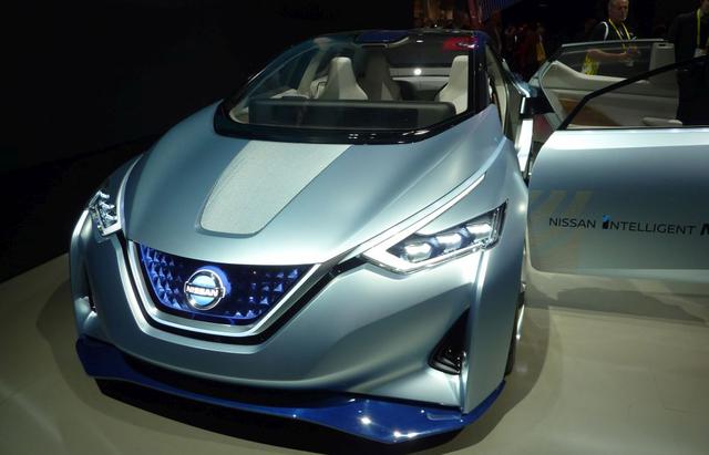 Otro vehículo autónomo de Nissan, el ID5 Concept que puede transportar a cuatro pasajeros.