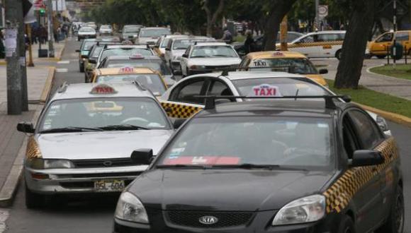 En Lima y Callao hay conductores que realizan el servicio de taxi de manera informal. (Foto: GEC)