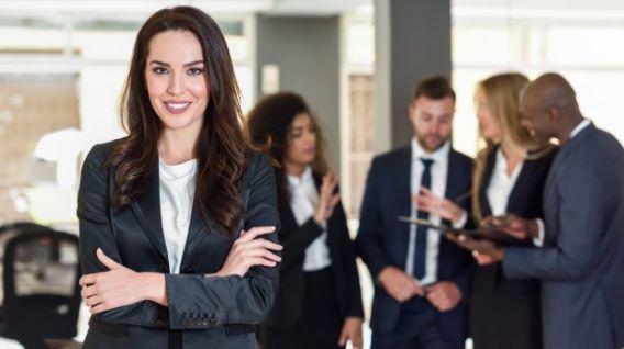 Hay quienes tienen habilidades para dirigir equipos. (Foto: Freepik)