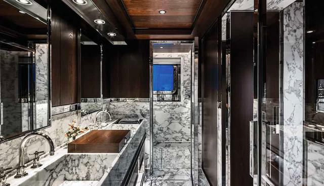 FOTO 10 | Atlante es propulsado por dos potentes motores Caterpillar, que le brindan una velocidad máxima de 15 nudos y un rango de 4.200 nm.

(Foto: CRN Yachts)