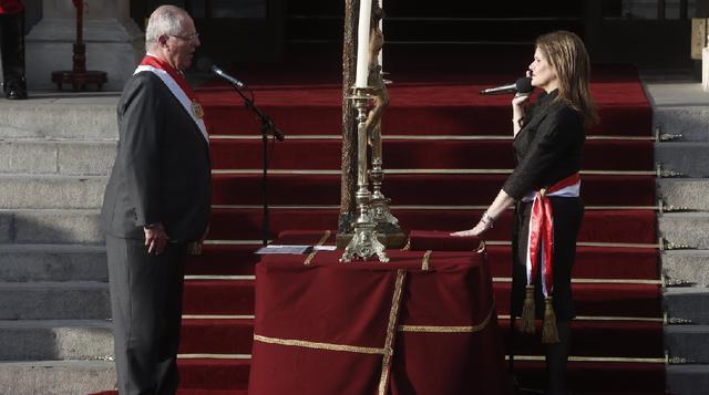 Foto 2 | Domingo 17. PPK tomó juramento a su "nuevo Gabinete Ministerial":http://gestion.pe/politica/ppk-toma-juramento-su-nuevo-gabinete-ministerial-que-encabeza-mercedes-araoz-2200191 que encabeza Mercedes Aráoz. Tal como había adelantado Gest