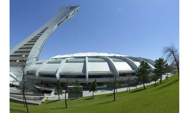 OLYMPIC STADIUM – CANADÁ. Desde dentro y fuera del edificio, da la sensación de que se va a derrumbar, pero solo es una sensación.