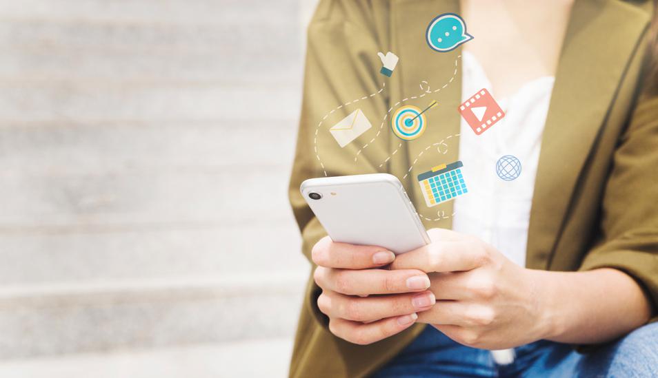 FOTO 5 | 5. EL AUGE DE LOS VIDEOS.- Indiscutiblemente, los contenidos audiovisuales resultan ser de los preferidos por los internautas peruanos y las marcas se han dado cuenta de esto. Tan solo en el 2018, se publicaron 175,000 videos en Facebook, Twitter e Instagram por 1,030 propiedades principales de anunciantes y medios que fueron monitoreadas por Comscore, las cuales recibieron más de 114 mil millones de interacciones en las tres Redes Sociales mencionadas. (Foto: Freepik)